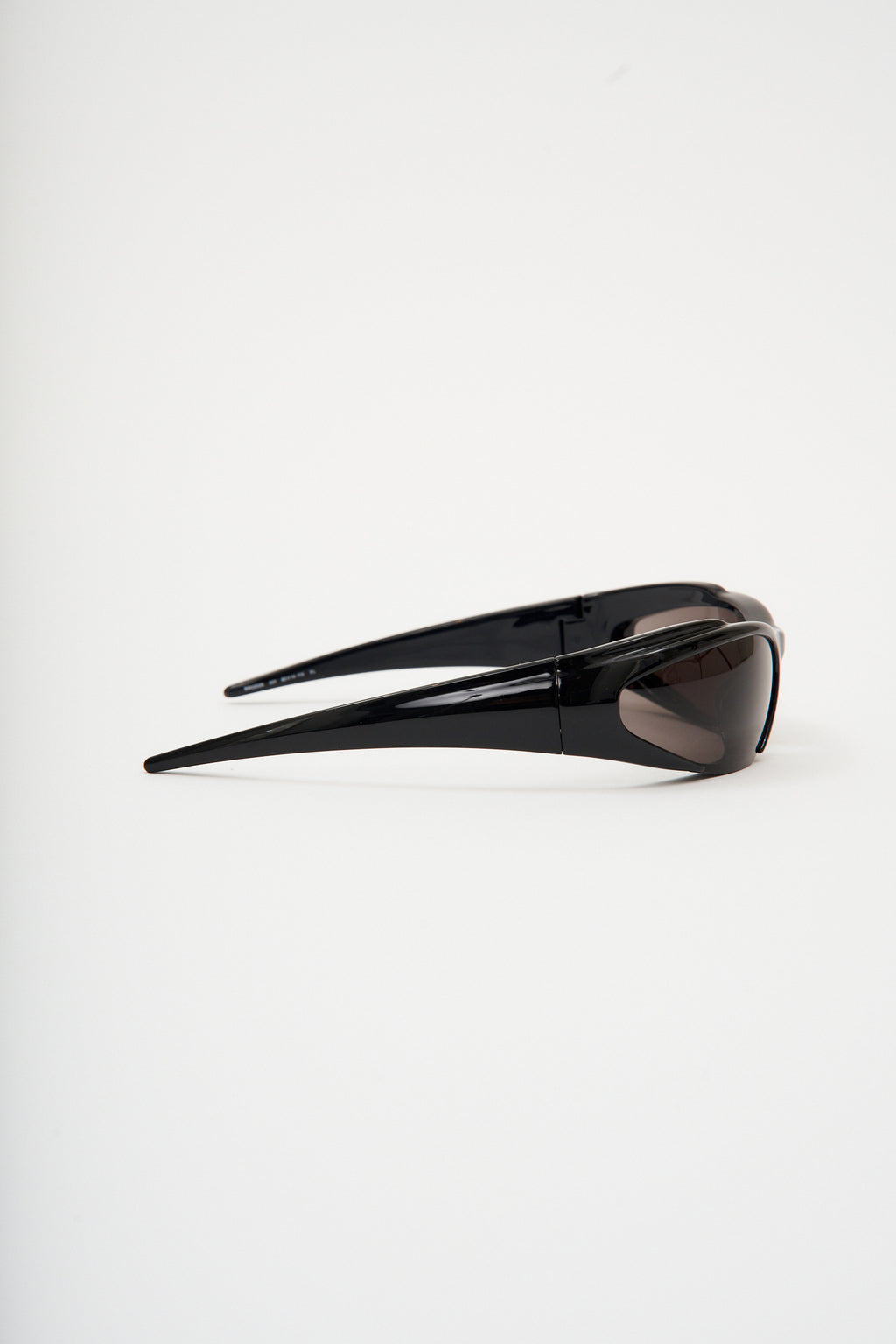 Wraparound Xpander Black Sunglasses - Désordre Boutique